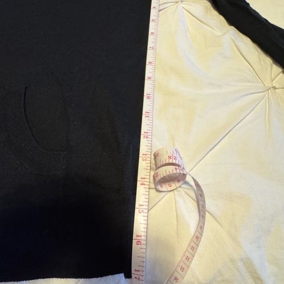 Lululemon pullover. - Picture 6 of 7